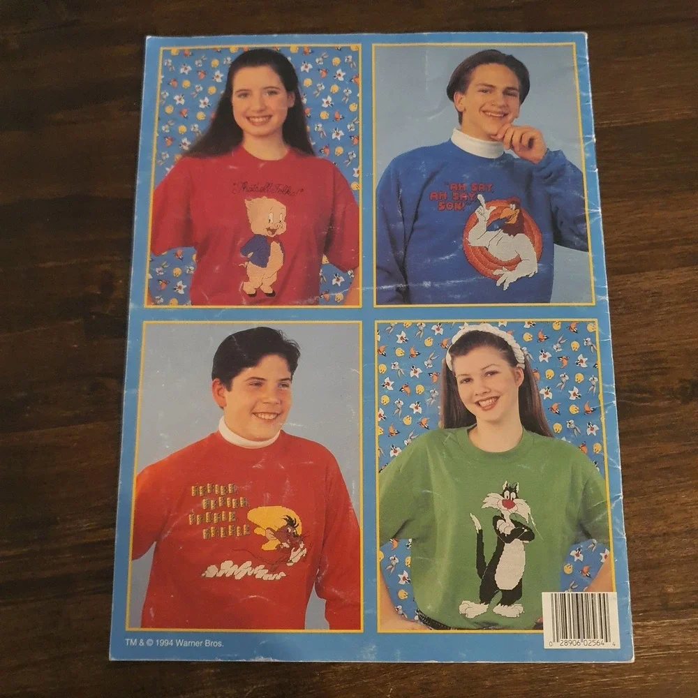 Vintage Looney Tunes Cross Stitch Pattern Book‎ Lot Leisure Arts 2564 2723 1990s